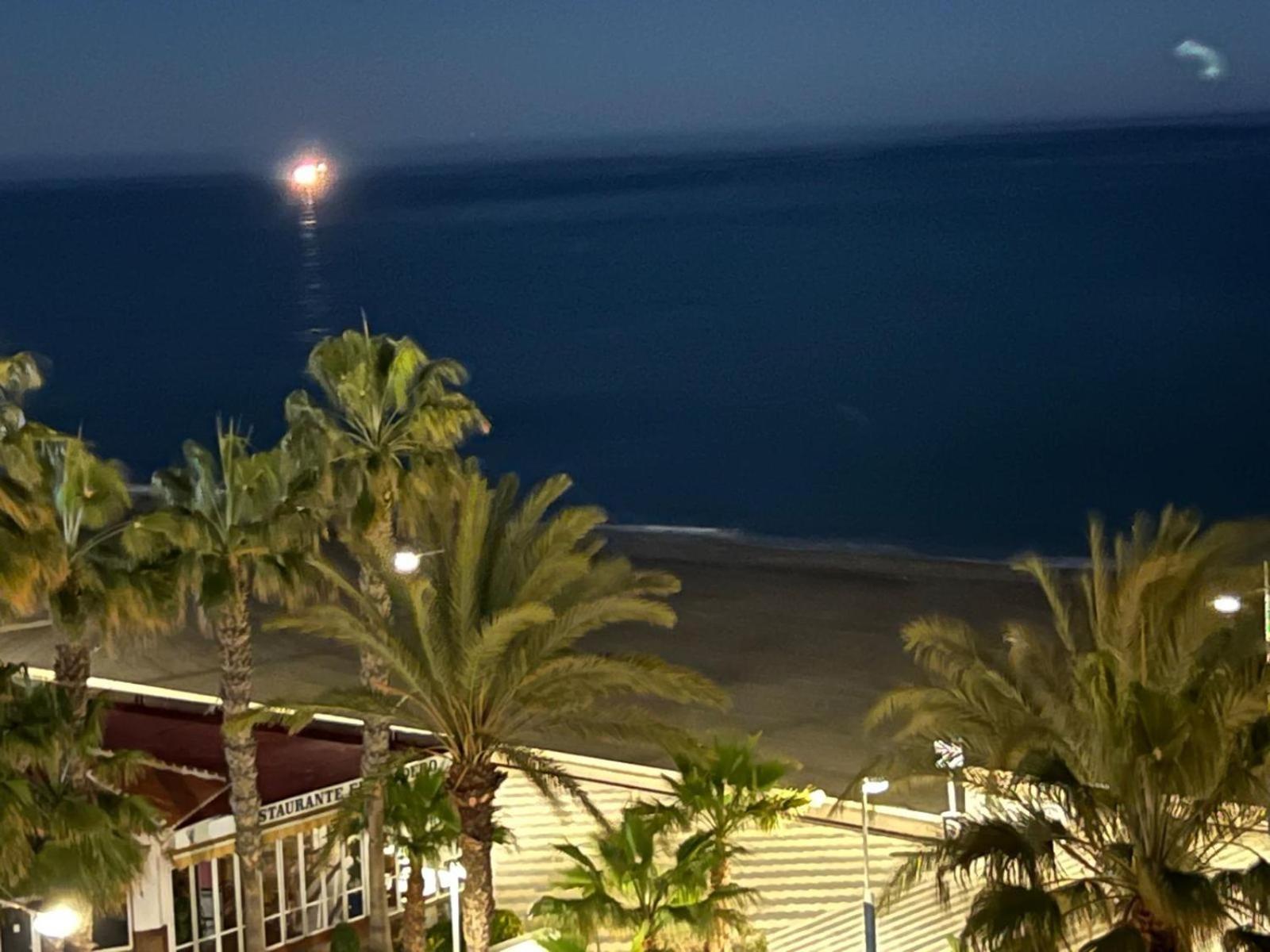 Estudio Mar En Calma, Primera Linea De Playa Con Vistas Al Mar ตอร์ร็อกซ์ ภายนอก รูปภาพ